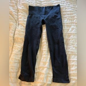 Navy Lululemon 7/8 Scrunch Leggings